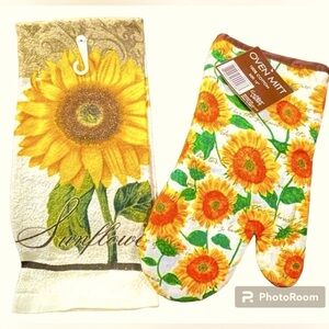2Pcs 1~Sunflower Kitchen Towel 15” x 25” & 1~Oven Mitt 12” Sets